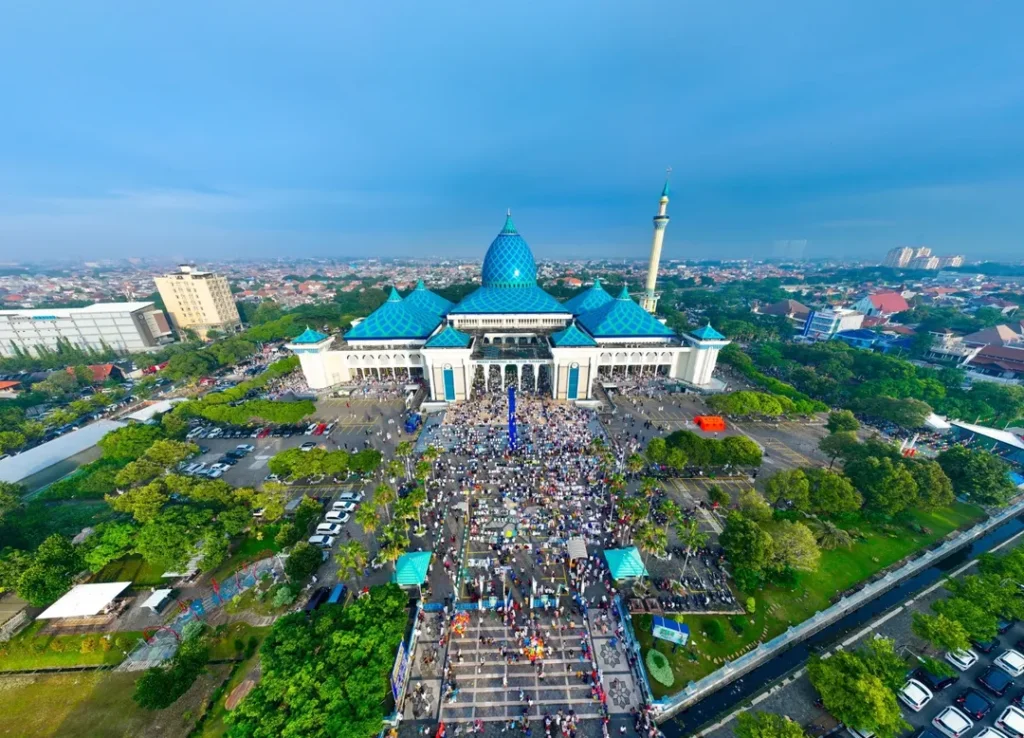 Masjid Al Akbar Surabaya:Ikon Kubah Biru Terbesar Kedua