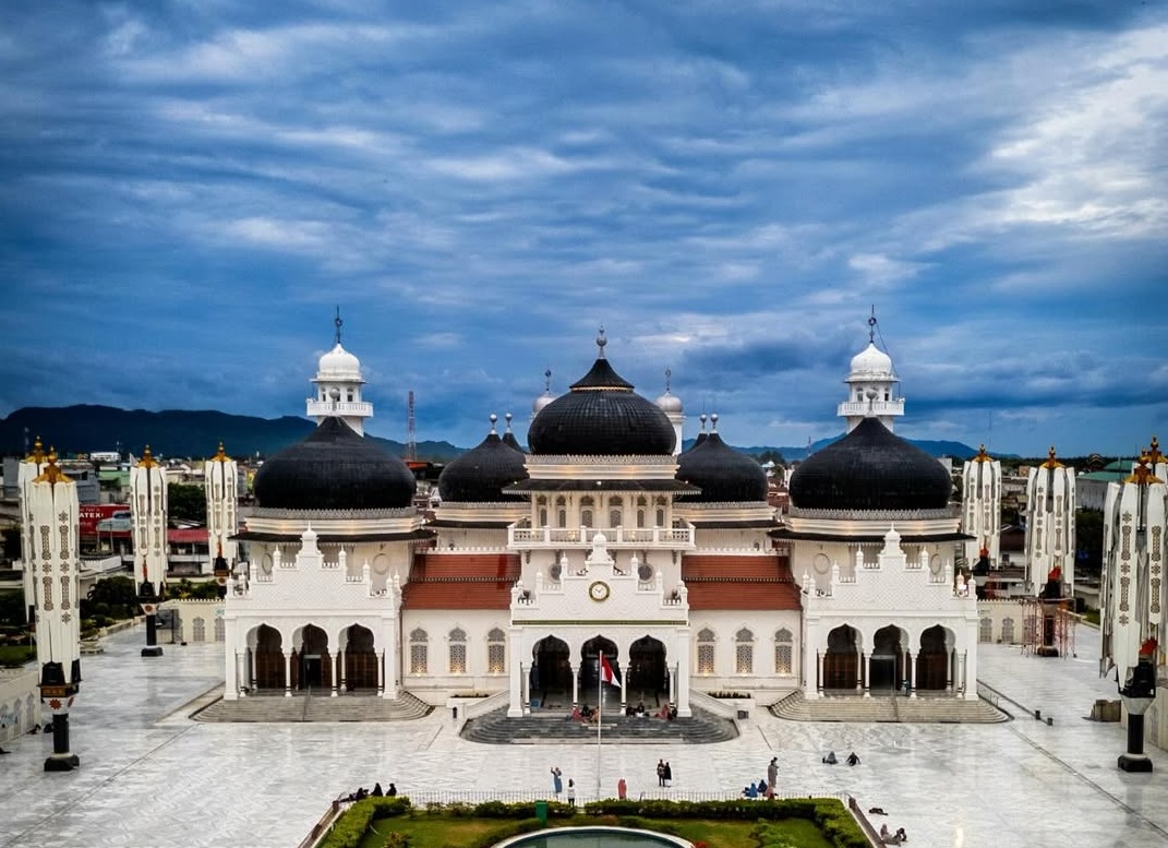 Masjid Baiturrahman - instagram.com/@lety.lieza